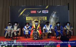 Melaka receives Honorary Doctor of Philosophy (PhD) in Management, awarded by Lincoln University College- Malaysia